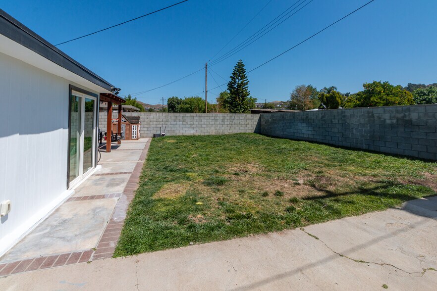 Building Photo - 27222 Plumwood Ave