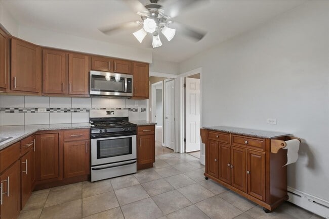 Building Photo - 3018 N Whipple St