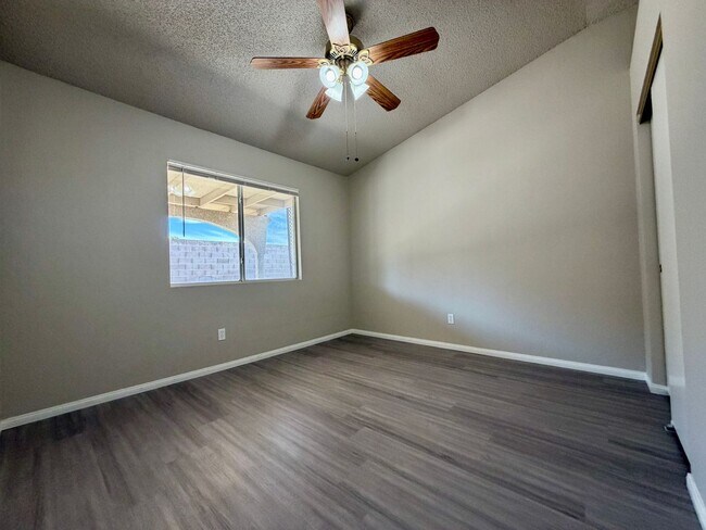 Building Photo - 381 Verbena Ave