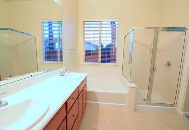 Building Photo - 431 E Legacy Dr