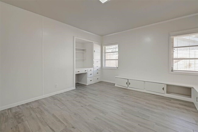 Building Photo - 2511 Maroneal St