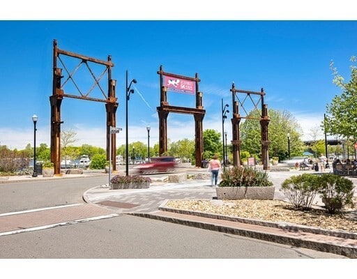 Building Photo - 375 Canal St