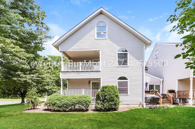 Building Photo - Updated 3-Bedroom, 2.5-Bath Townhome with Loft & Private Deck