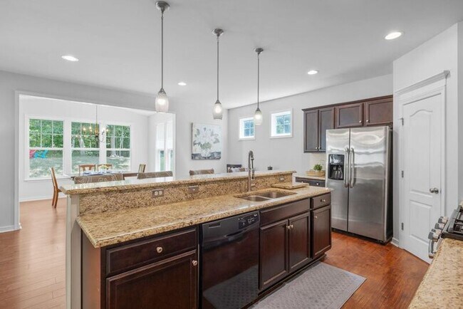 Building Photo - 7349 Vicenzo Dr