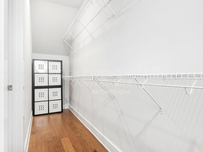 Building Photo - 1575 Duckworth Ave