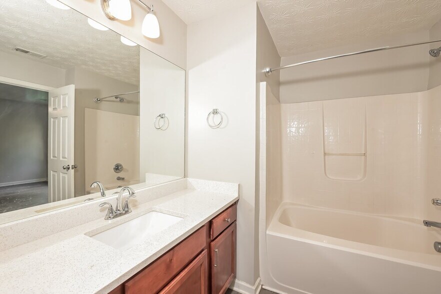 Building Photo - 418 Double Creek Dr