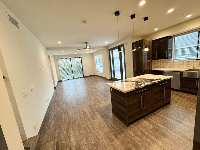 Building Photo - dun8385