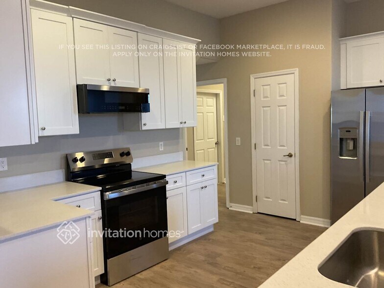 Building Photo - 902 Willow Oak Loop