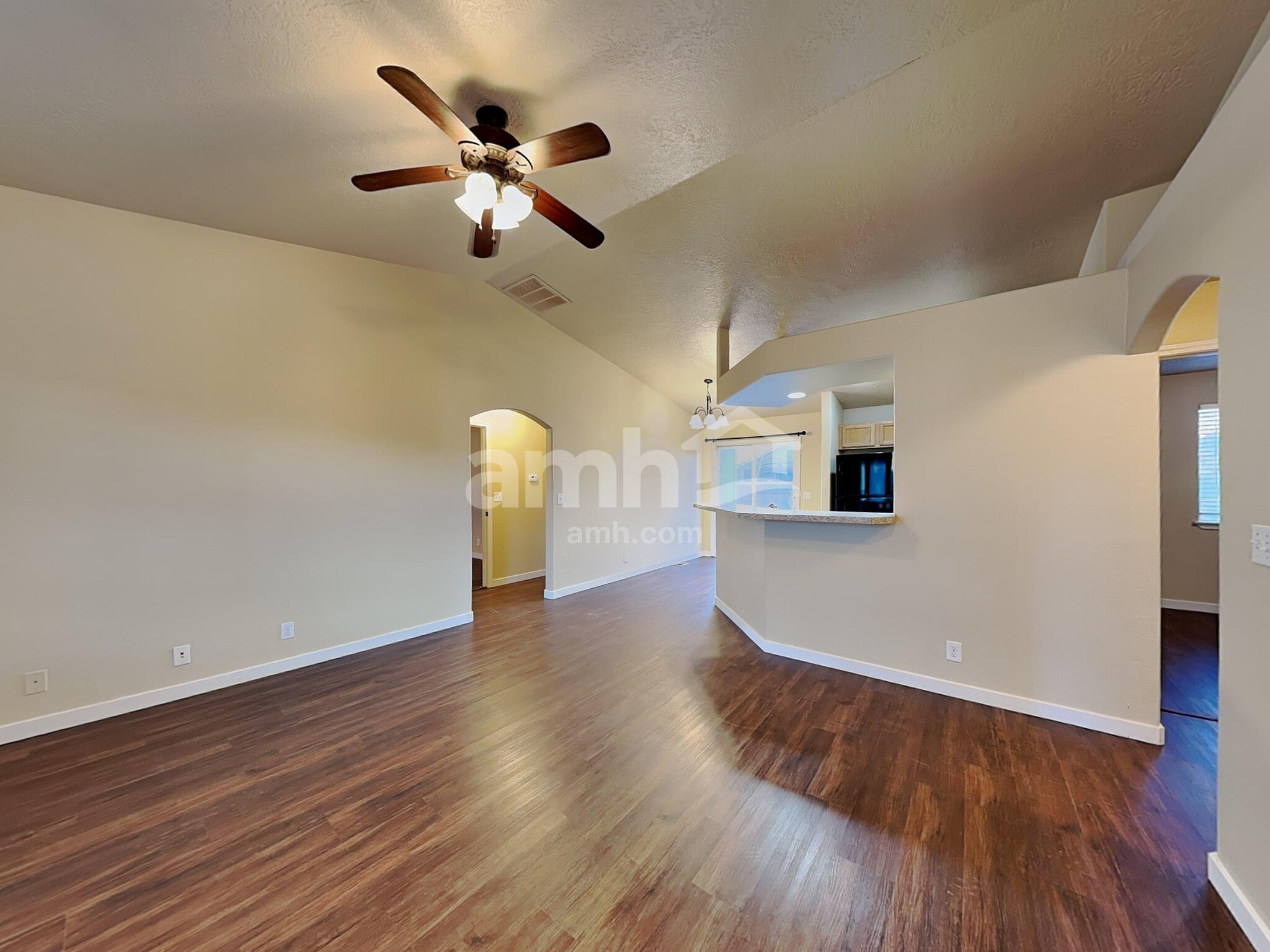 Building Photo - 4707 Oxbow Ave