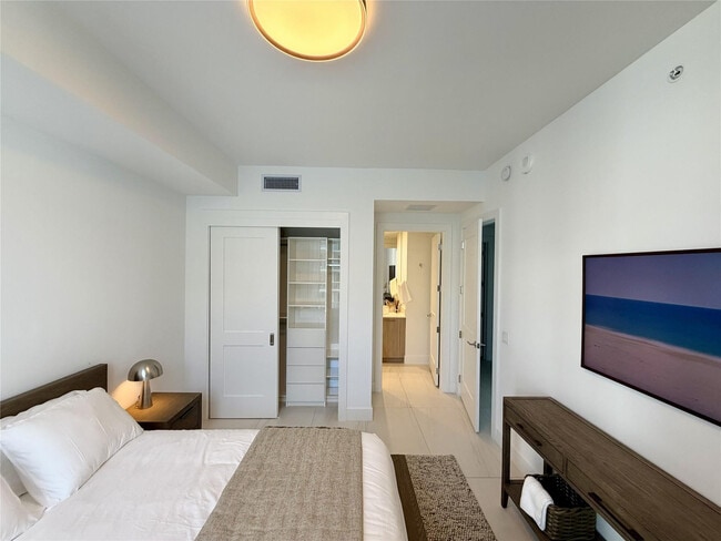 Building Photo - 151 N Seabreeze Blvd