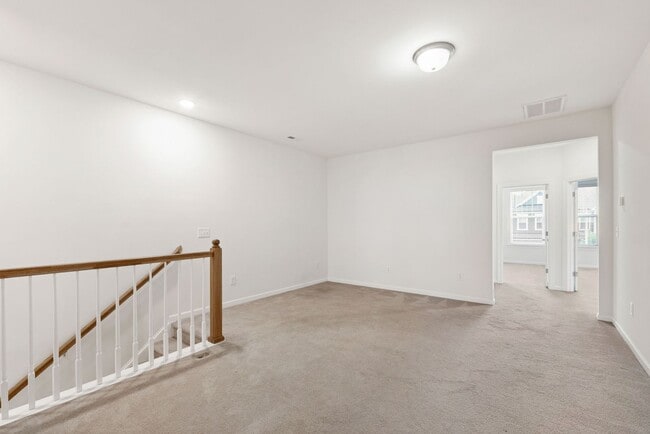 Building Photo - Beautifully Appointed Townhome in Prime Ho...