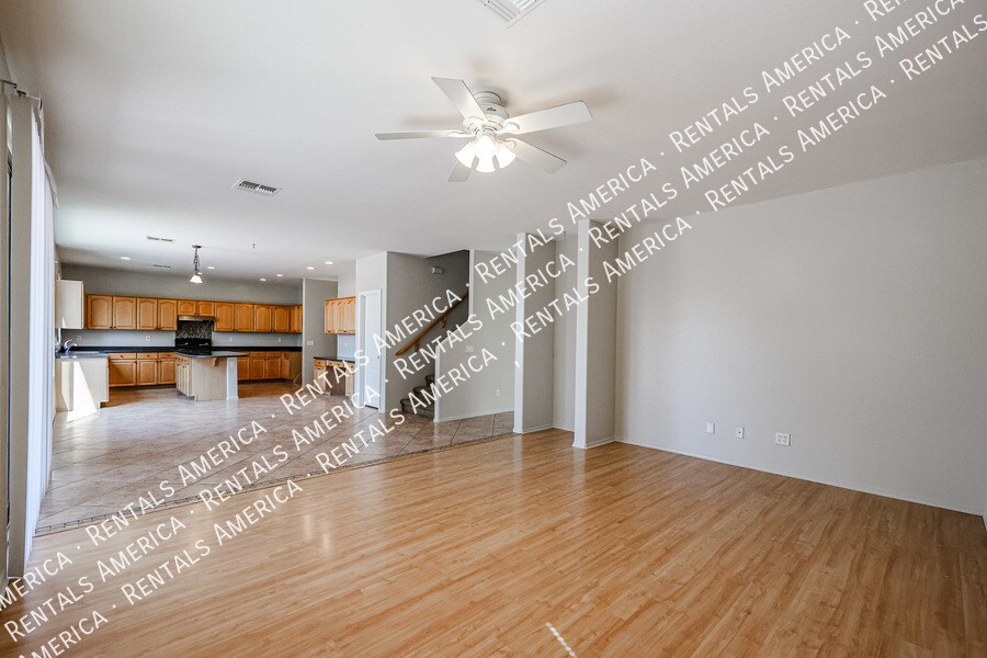 Building Photo - 1155 E Winchester Pl