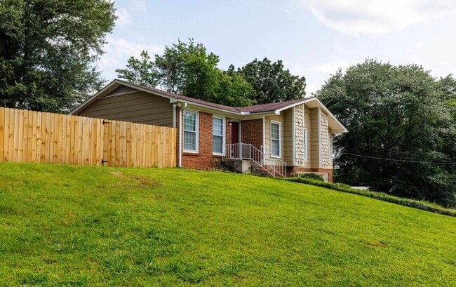 Building Photo - 2517 Wright Cir