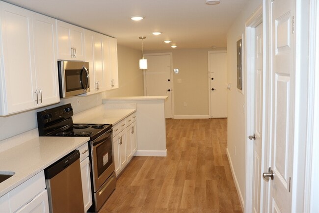 Primary Photo - 117 Central St