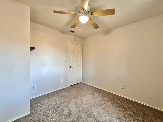 Building Photo - Bright and Comfortable 3BR/2BA Home with Garage & Backyard