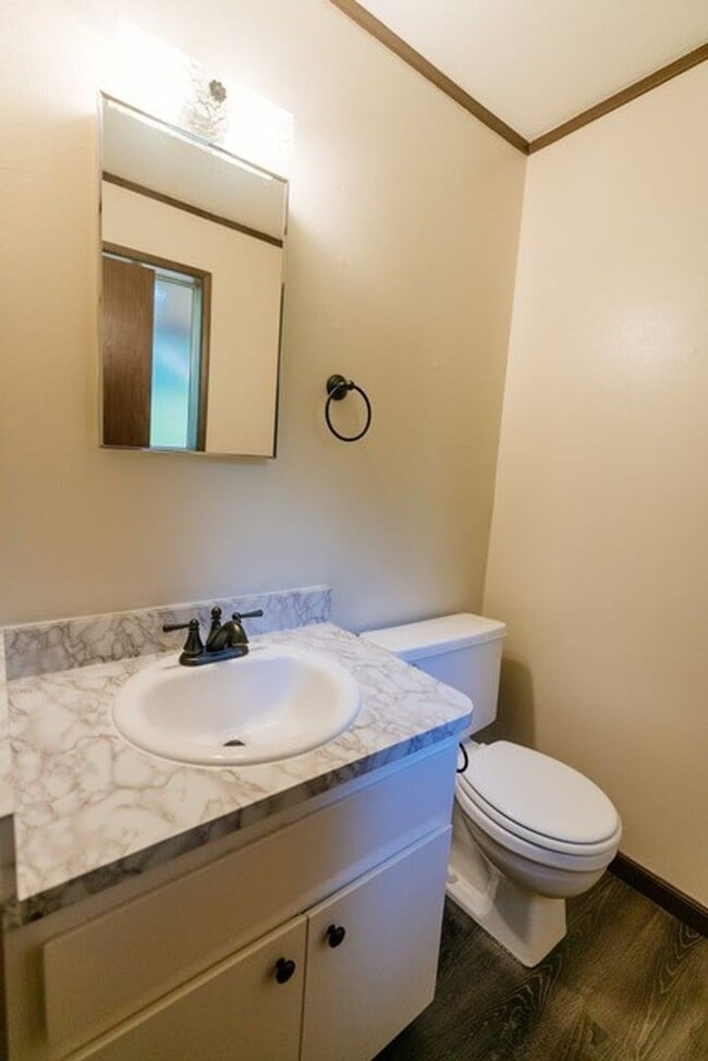 Building Photo - 2134