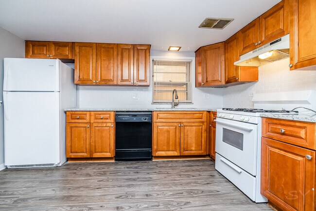 Building Photo - 6511 W Higgins Ave