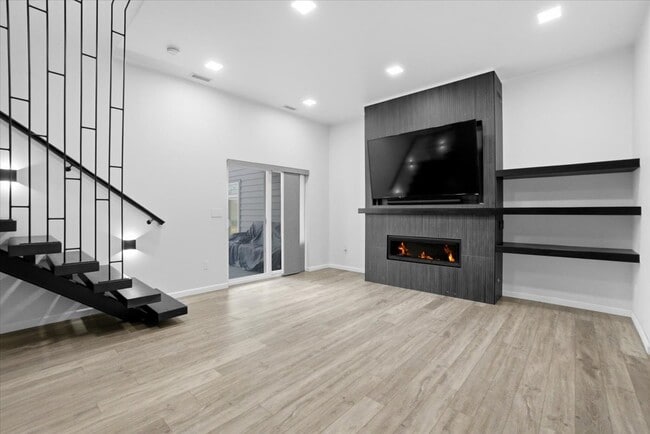 Building Photo - 16405 E Layton Ave