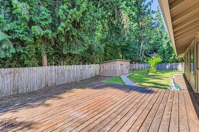 Building Photo - 1005 SW 192nd Ct