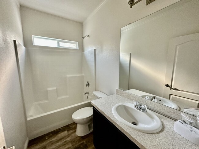 Building Photo - Brand New in town 3 bedroom