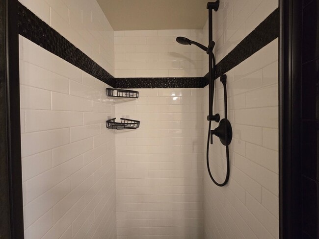 Building Photo - 941 Calle Mejia