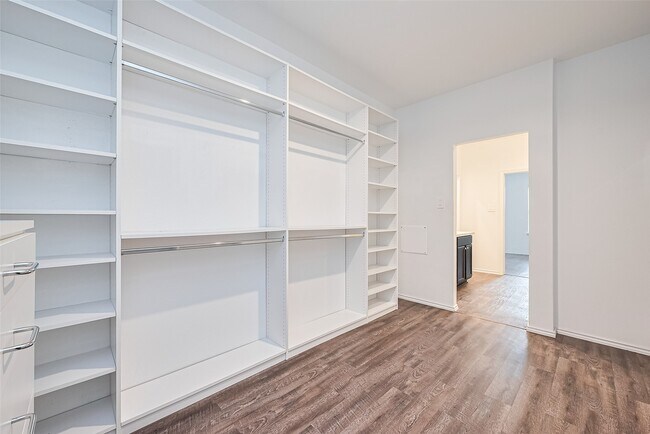 Building Photo - 12518 Pelican Bay Dr