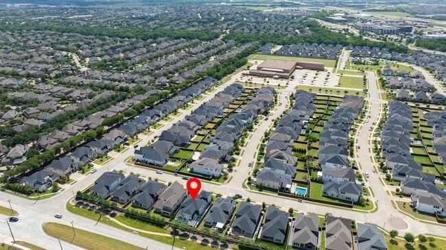 Building Photo - 2446 Bainbridge Dr