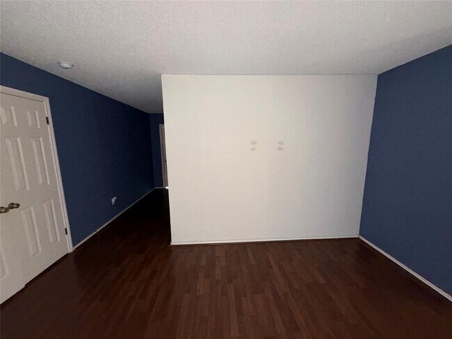 Building Photo - 1704 Matagorda Dr