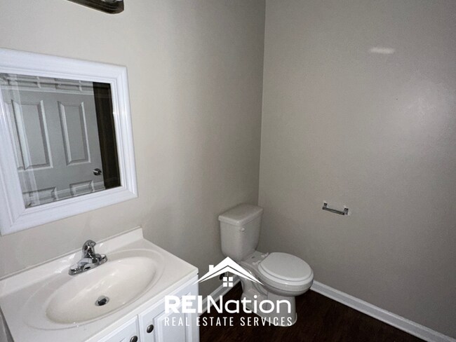 Building Photo - STANDOUT MEMPHIS RENTAL! 3BR/2BA | High Ceilings & Brick Fireplace | Fenced Yard!
