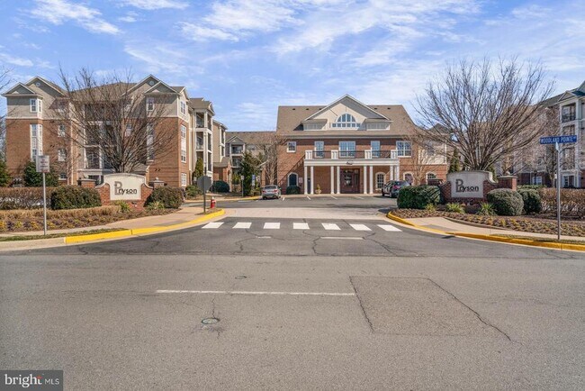 Building Photo - 12956 Centre Park Cir