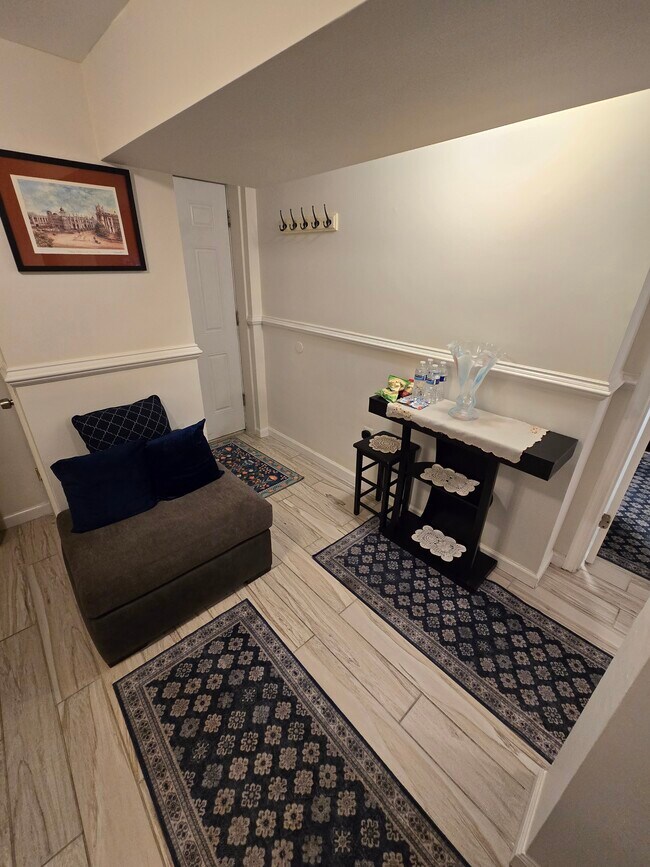 Building Photo - 619 Irving St NW