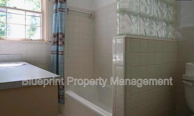 Building Photo - 1316 58th St S