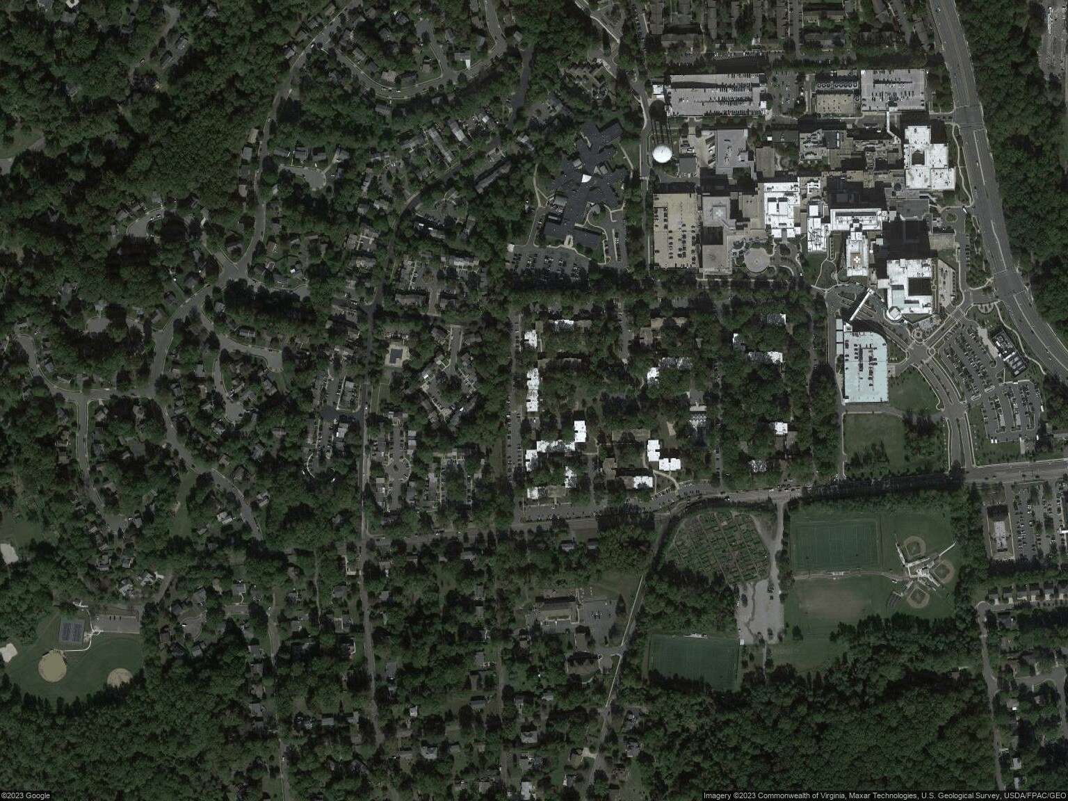 Outside - 3326 Woodburn Village Dr