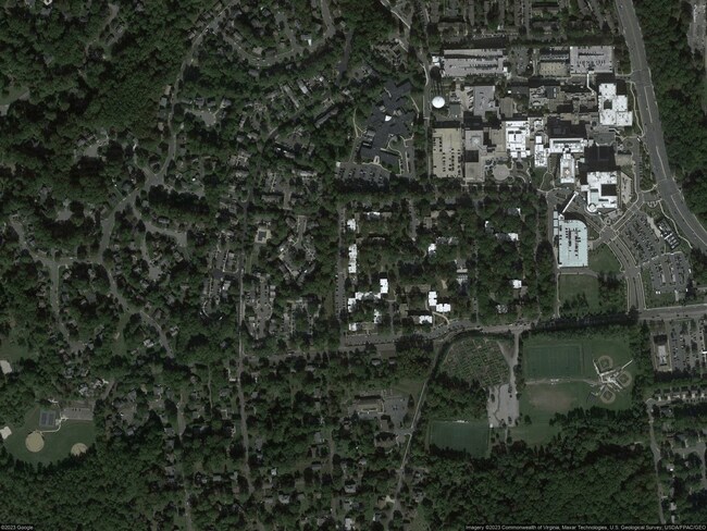 Outside - 3326 Woodburn Village Dr