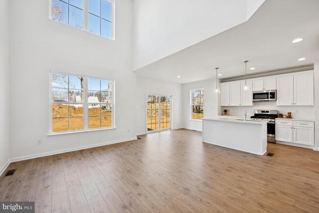 Building Photo - 724 Northwood Ave