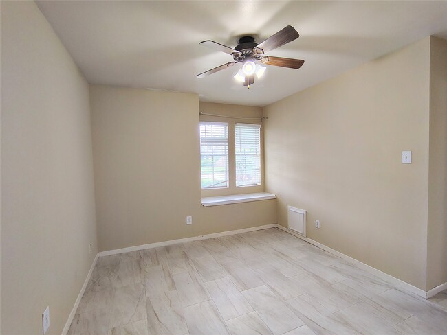 Building Photo - 4407 Waterfall Way