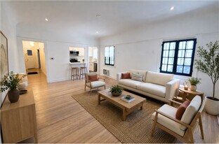 Living Room - 437 N Spaulding Ave
