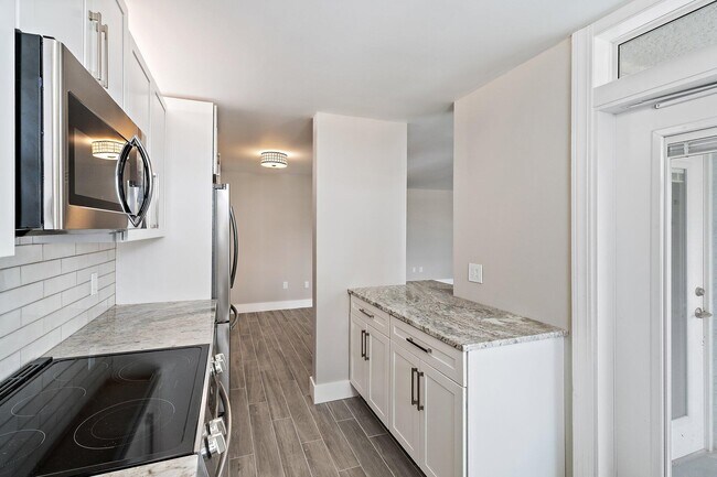 Building Photo - 108 Paradise Harbour Blvd