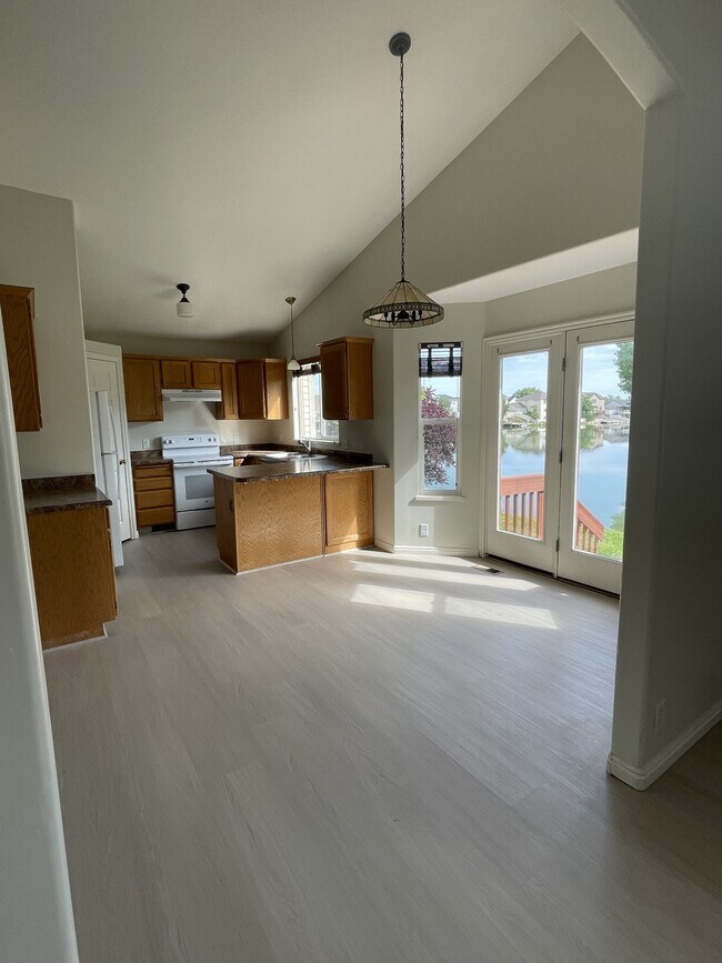 Building Photo - 134 Lakeview Dr
