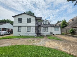 Building Photo - 3523 Barwood Cir