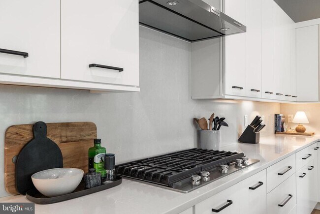 Building Photo - 43442 Croson Ln