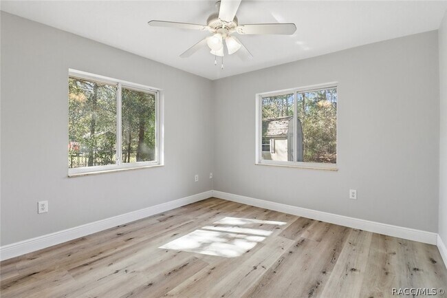 Building Photo - 8520 N Elkcam Blvd