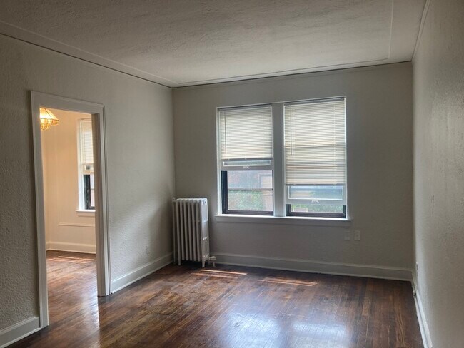 Building Photo - 1725 Van Dyke St