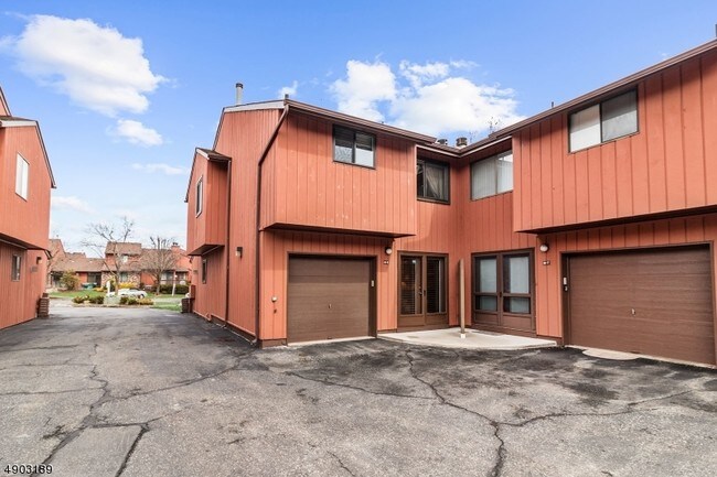 Primary Photo - 250 S Ridgedale Ave