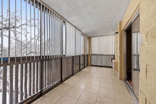 Building Photo - 3460 S Poplar St