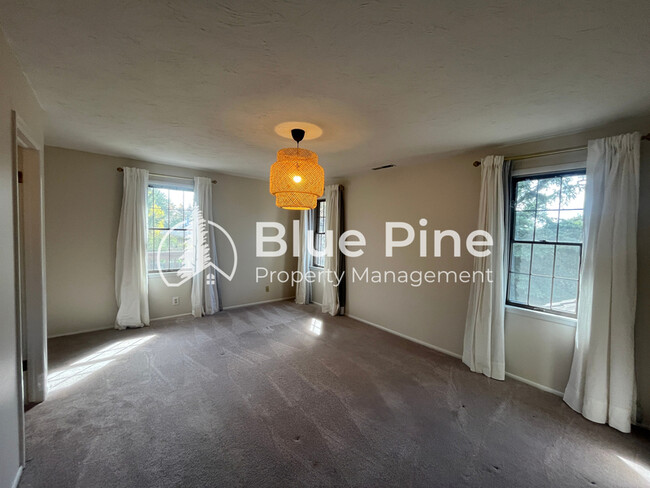 Building Photo - 3267 Merlin Dr