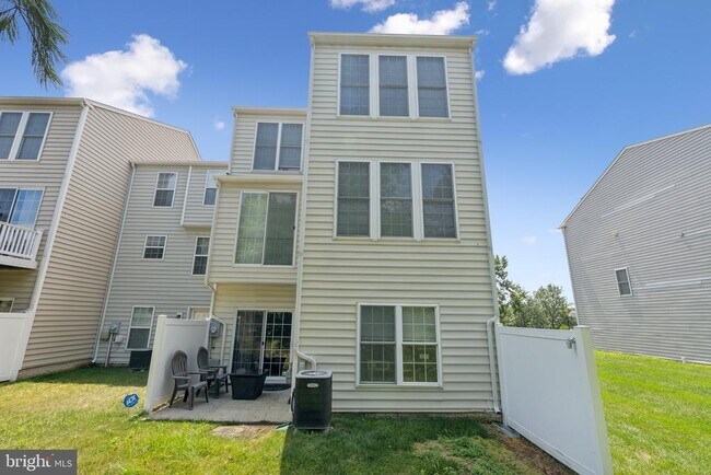 Building Photo - 42832 Bittner Square