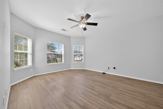 Building Photo - 5119 Harbor Palm Dr
