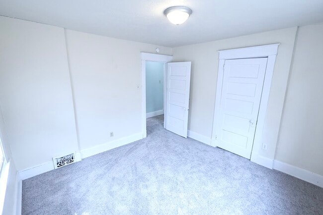 Building Photo - 555 Brittain Rd