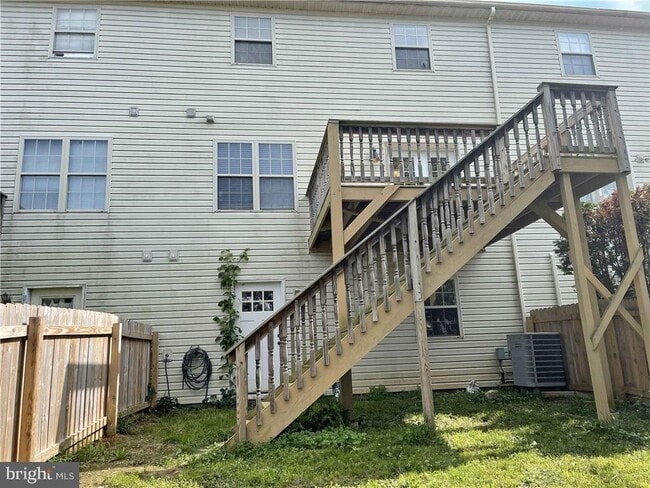 Building Photo - 337 Avi Dr